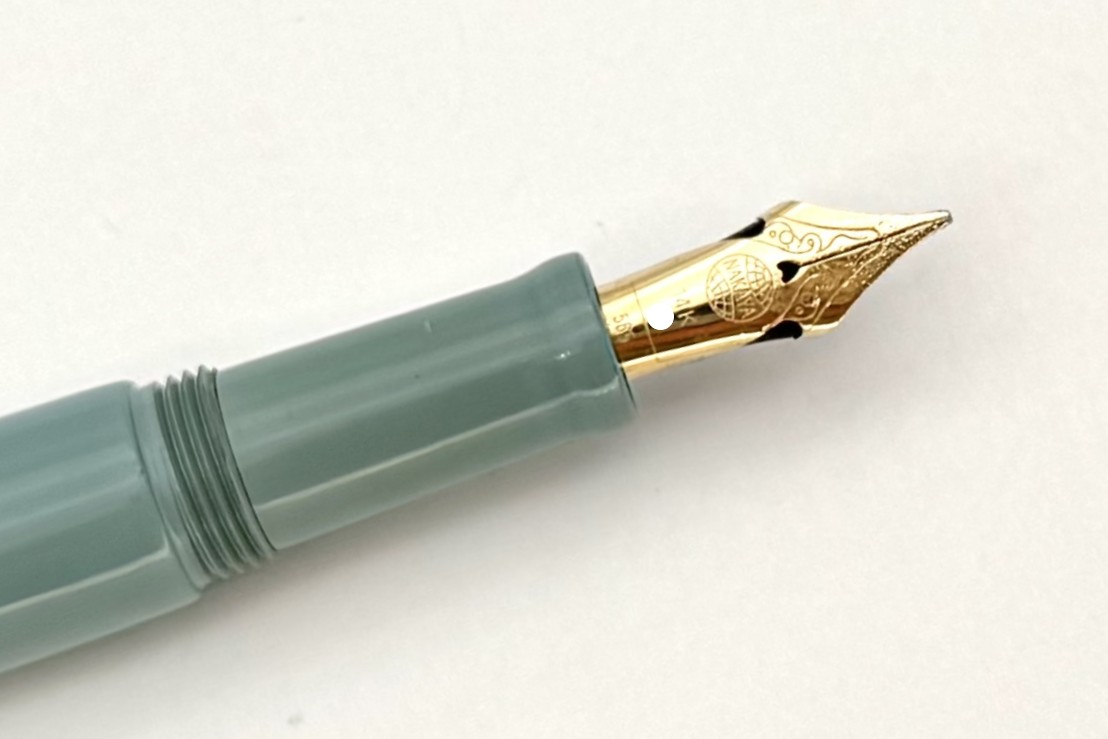 NakayaDeskPenAmairoFP_I